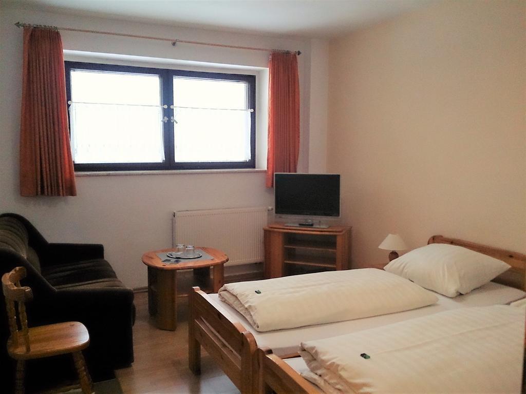 Hotel Waldhotel Zoebischhaus 2*